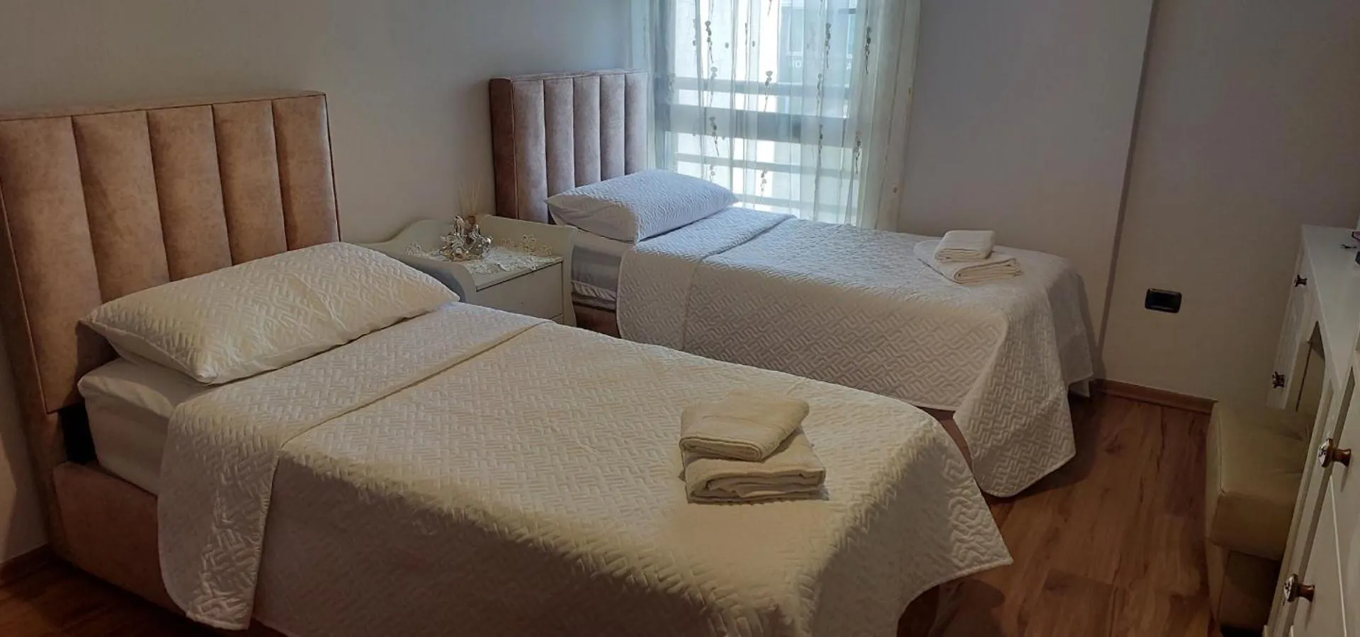 Klik Center Apartment 地拉那 0*,