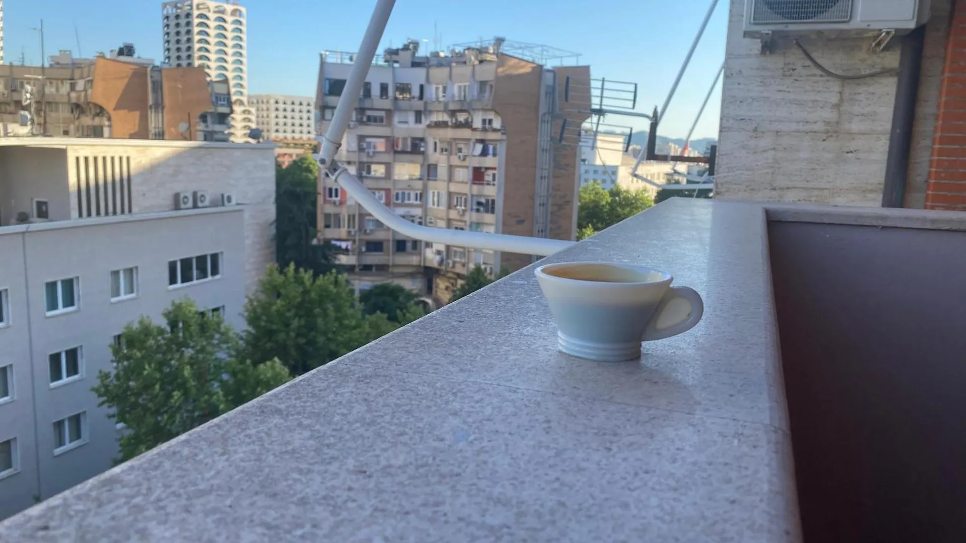 Klik Center Apartment Tirana 0*,  Albania